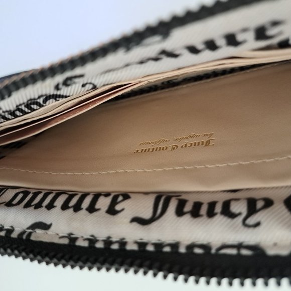 Juicy Couture Gothic Status Black Heart to Heart Wrislet Purse NWT. - Picture 5 of 5